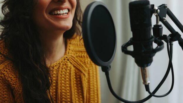 How to Make Money as a Voiceover Artist 🎤💸